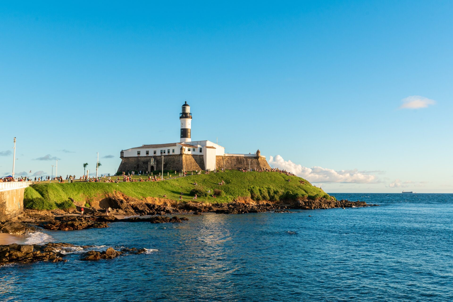 Der Leuchtturm Farol da Barra bietet den Blick auf einen wunderschönen Sonnenuntergang.